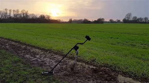 METAL DETECTING UK CS4MXI FIELD 5 YouTube