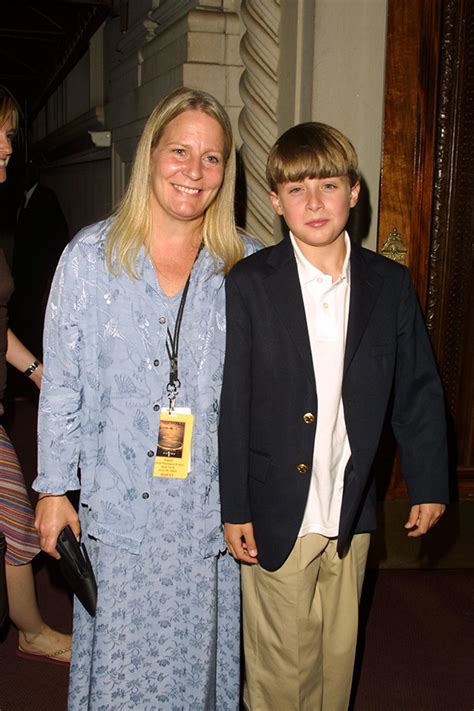 Macaulay Culkin’s Parents: Everything To Know About His Mom & Dad ...