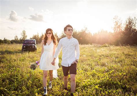 Tips Konsep Prewedding Outdoor - | V&CO Jewellery