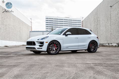 Modulare Wheels | 2017 Porsche Macan GTS | 22" Modulare B32