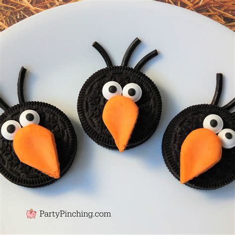 Cute Crow Oreo Cookies for Fall, Harvest, Halloween Thanksgiving