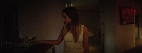 Nude Video Celebs Juanita Ringeling Sexy Shortwave