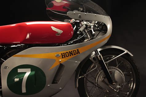 Honda RC166 :: 50 Years of World Championship Racing