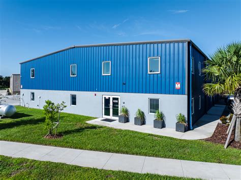 8280 Consumer Ct, Sarasota, FL 34240 - BLUE BOX | LoopNet