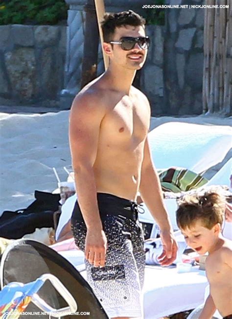 Joe Jonas Shirtless In Cabo Joe Jonas Photo 27167919 Fanpop