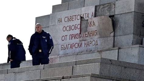 Desmantelan El Monumento Al Ejército Soviético En La Capital Búlgara Rt