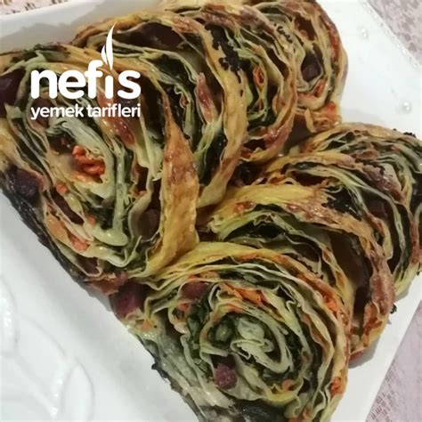 Kaşarlı Sucuklu Sebzeli Börek Nefis Yemek Tarifleri