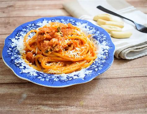 Receta De Los Bucatini Con Salchichas Y Salsa De Tomate