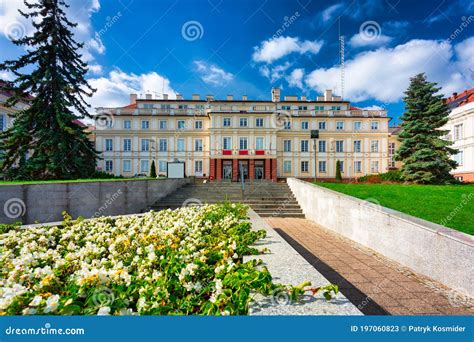 Arquitectura Del Edificio Del Starosty En Pruszcz Gdanski Poland Imagen