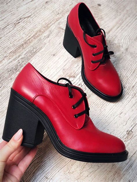 С чем носить женские туфли мужского стиля