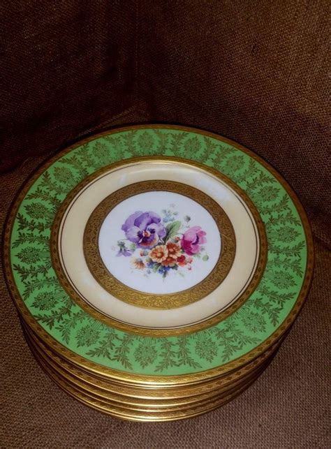 Antique Hutschenreuther Selb Favorite Royal Bavarian Green Dinnerplate