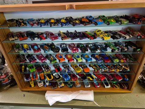 Hot Wheels St Ck Mit Vitrine Gebraucht In Oberbuchsiten F R Chf Nur Abholung Auf