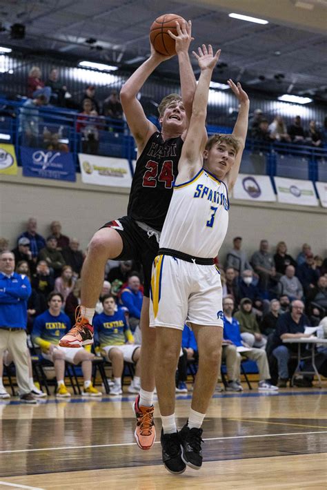 Dynamic Duo Pushes Hart Past Mason County Central To Remain Unbeaten