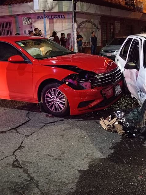 Choque Entre Autos Deja Dos Personas Lesionadas En Xalapa