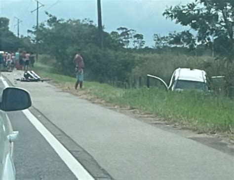 Colisão entre dois carros deixa quatro pessoas feridas na BR 356 em