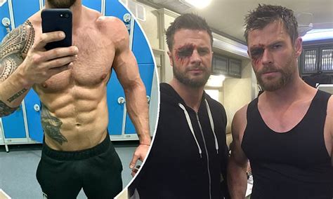 Chris Hemsworth Body Double Unveils Exclusive Thor Photos Daily Mail Online