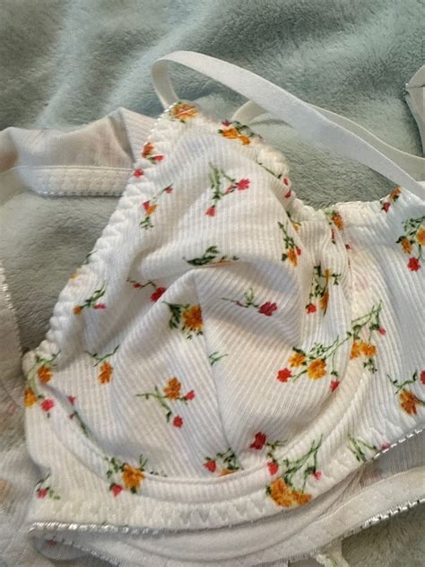 Комплект белья Женский Kasumi Lingerie белый вишневый Крючки на косточках с мягкой чашкой