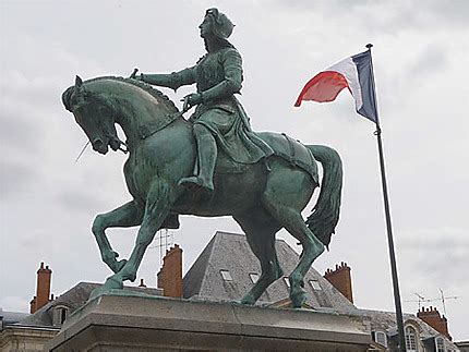 Jeanne D Arc La Pucelle D Orleans Statues Statue De Jeanne D Arc