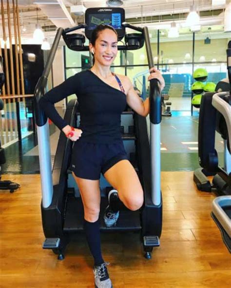 How Ina Raymundo Maintains Her 27 Inch Waistline At 41