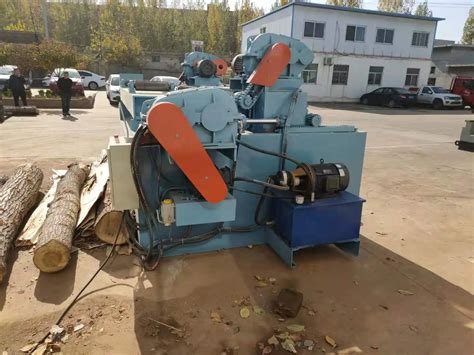 Log Debarker And Rounding Machine For Complete Plywood Production