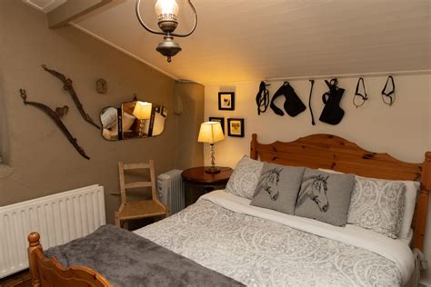 Rose Cottage Mary Stewart 6