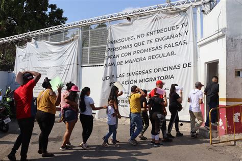 Venezolanos Trabajan En M Xico Mientras Intentan Cruzar A Ee Uu