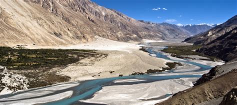 Study highlights threats and solutions on Indus River basin management ...