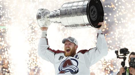 Only This Dominant Avs Team Could Stop Lightnings Stanley Cup Dynasty