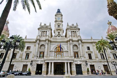 What to see in the Plaza Ayuntamiento of Valencia Guía TOP