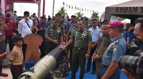 Lantamal Vi Makassar Ramaikan Pameran Alutsista Hut Ke Tni Di Pantai