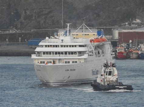 CLUBE DE ENTUSIASTAS DE NAVIOS: Ferry Lobo Marinho com rebocador para