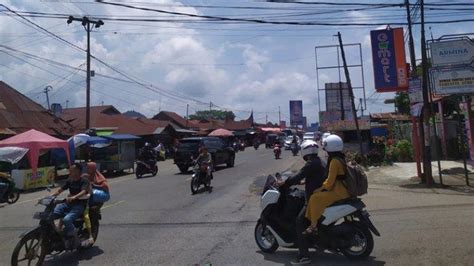 H 1 Hari Raya Idul Fitri Arus Lalu Lintas Di Baso Agam Terpantau Ramai