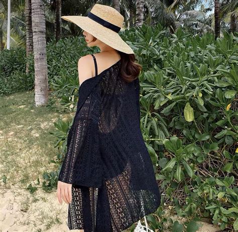 Black Bikini Rash Guard Women S Fashion Swimwear Bikinis Swimsuits On Carousell