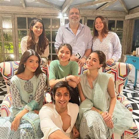 Ananya Pandey Biography, Wiki, Boyfriend, Age, Family, Facts & More