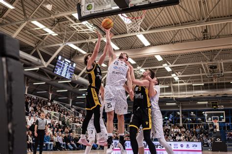 Packender Krimi WWU Baskets unterliegen Tübingen nach großem Kampf