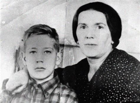 Почему Владислава Крапивина наказали за первый в жизни литературный ...