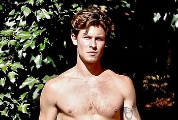 Shawn Mendes Sexy Shirtless And Bulge Pics Gay Male Celebs