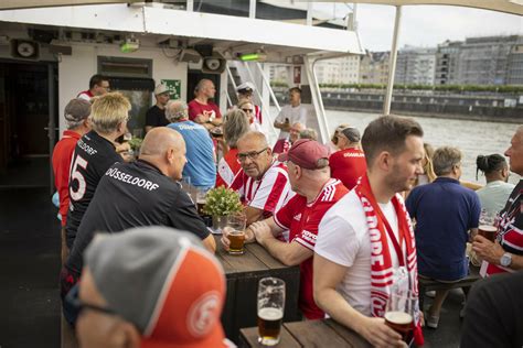 Fortuna D Sseldorf So Viel Spa Hatte Der Club Auf Dem Rhein