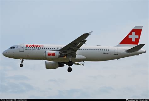 HB IJL Swiss Airbus A320 214 Photo By Darren Varney ID 072797