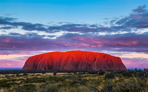 Explore Uluru in Style at Longitude 131° | Moss and Fog