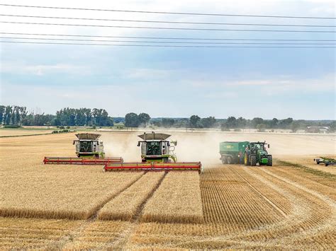 L.k_agrarfotos - Lexion 550 in der Dämmerung unterwegs 🚜🚨📸 #