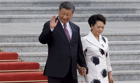 Who Xi Jinping's wife? Chinese president's spouse has a surprising job ...