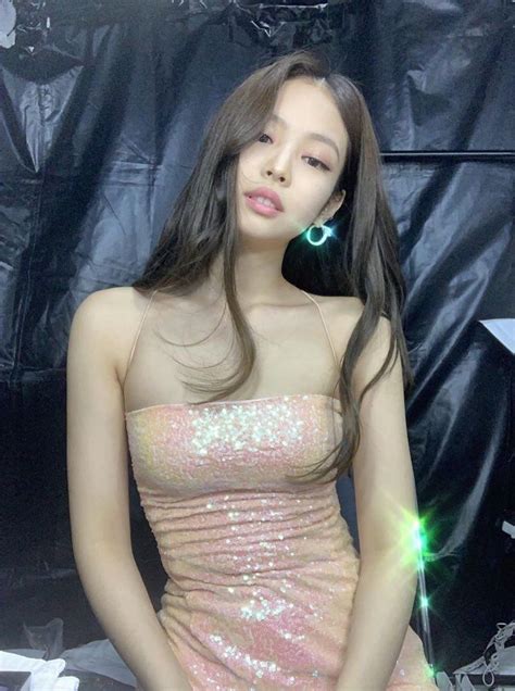 Jennie Pics On Twitter Fashion Dresses Kim Dress