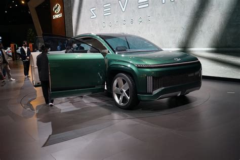 Hyundai Seven Electric Suv Concept Is A Living Room On Wheels Roadshow