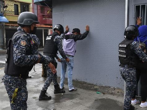 Inseguridad Y Violencia En Caracas Policía Ocupa Barrios De Caracas En