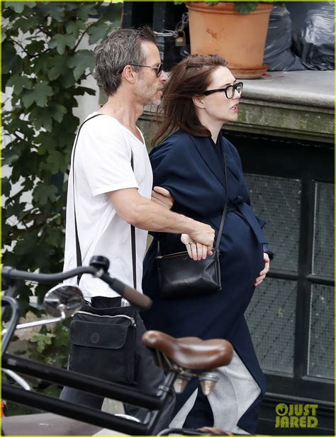 Guy Pearce & Carice van Houten Welcome Son Monte!: Photo 3744339 ...