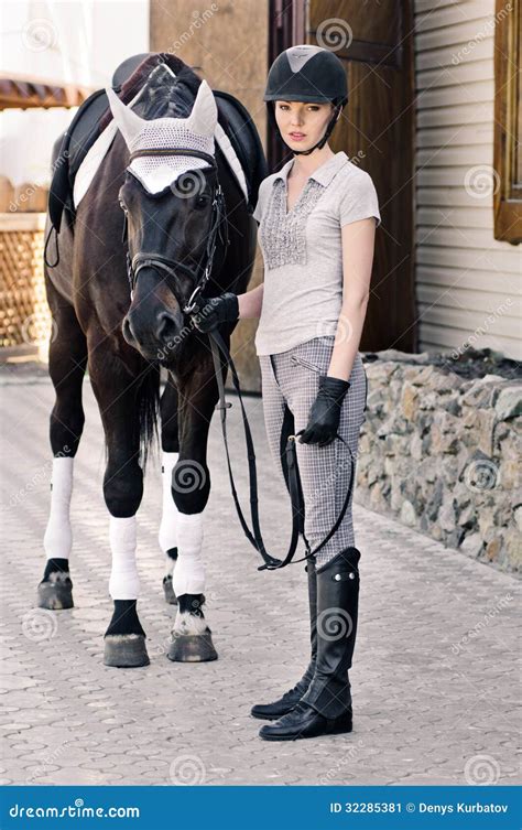 Cavallo E Donna Immagine Stock Immagine Di Ricreativo