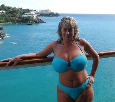 Big Mature Tits Porn Pic