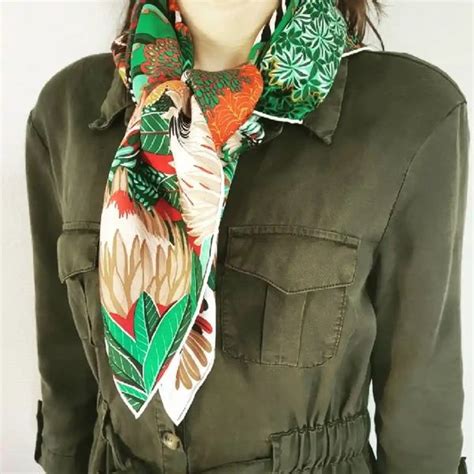 How To Wear A Hermes Scarf - Read This First | Vintage hermes scarf ...