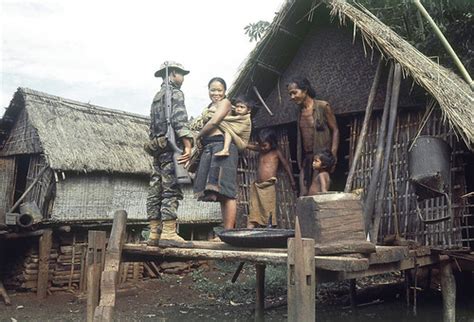 Vietnam War 1965 The Daily Lives Of Young Soldiers Flickr